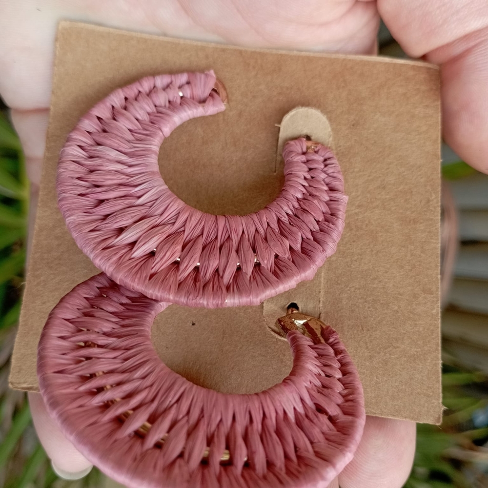 Dusty Pink Seagrass Boho Hoop Earrings - Picture 4 of 6